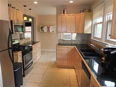3rd image of 4012 La Crosse Ave