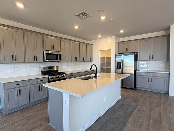 3rd image of 46972 W PECAN WOODS --