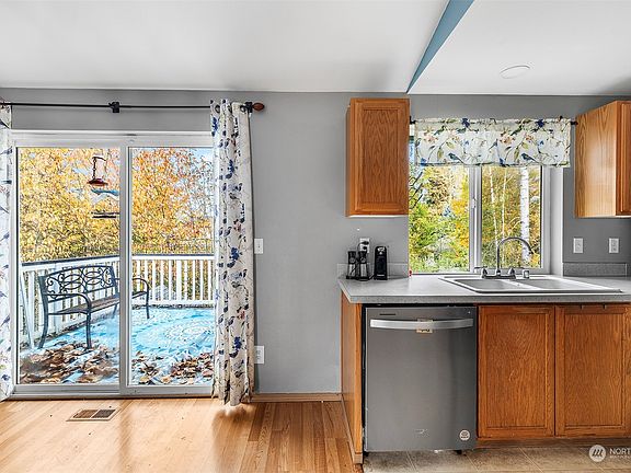 5th image of 929 117th Street Ct E