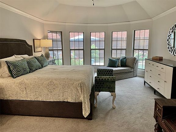 3rd image of 2684 Deer Hollow Dr
