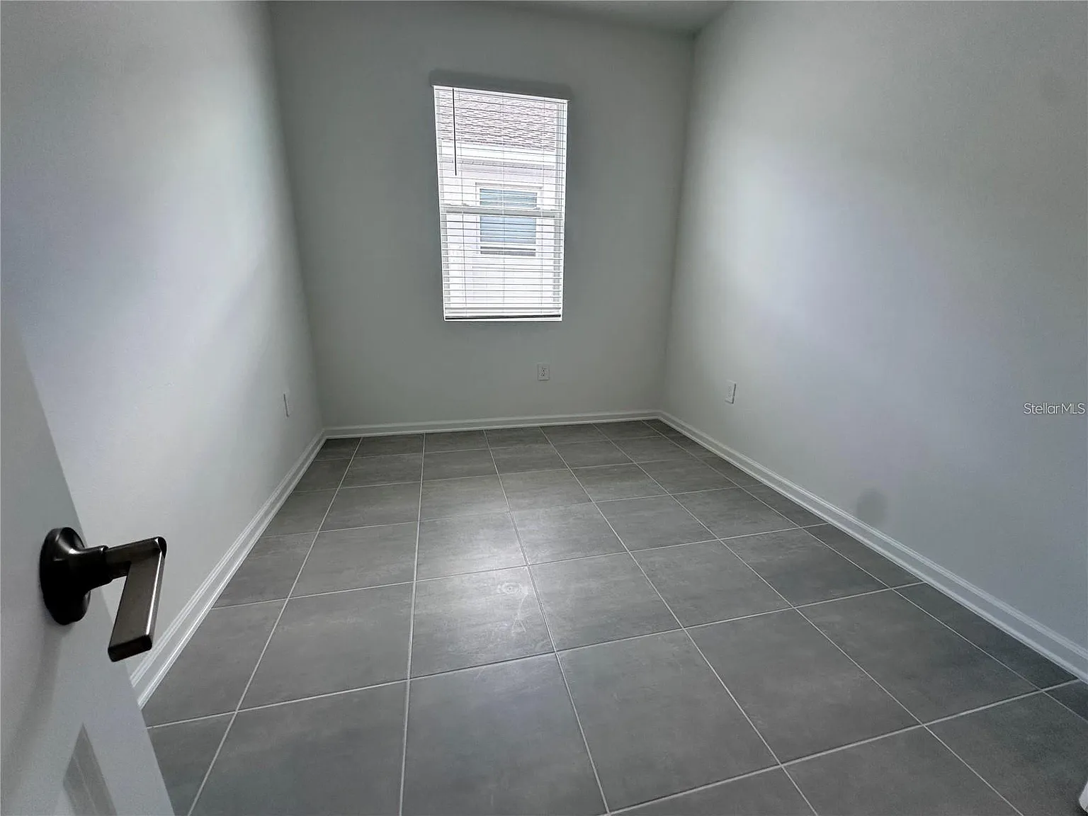3 bed, 2109 sqft, $2,400 — Photo 3