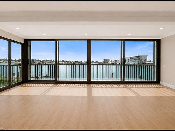 5th image of 222 Harbour DR #301