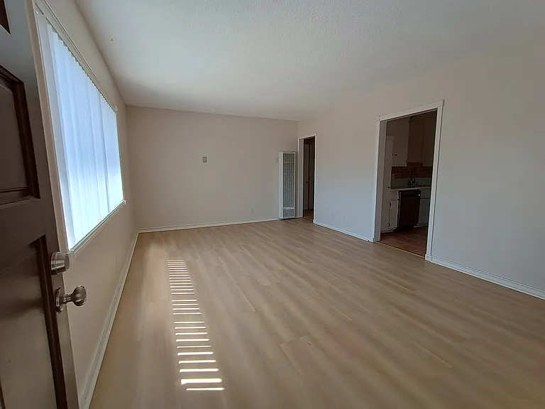 4227 W 133rd St #B — Photo 10