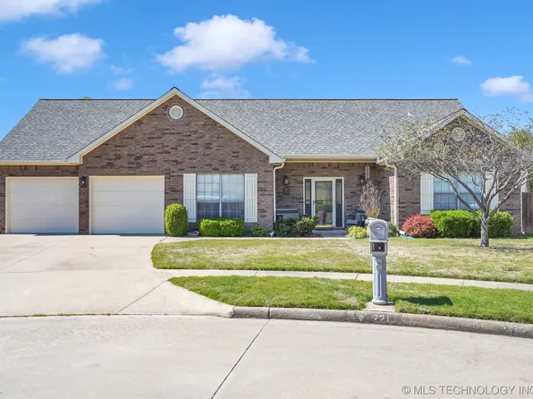 221 SE 15th Ct, Pryor, OK 74361