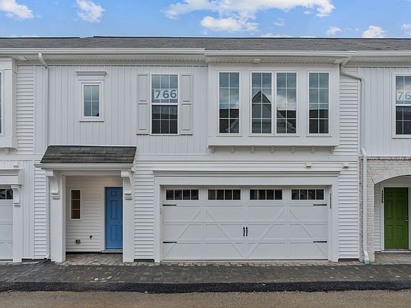 3rd image of 1323 Carnegie Way