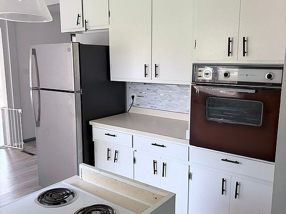3rd image of 404 Homer Ave