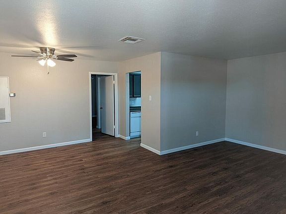 5th image of 7984 Gladys Ave