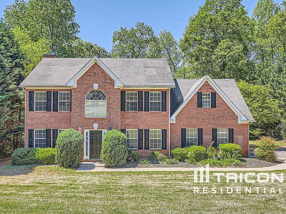2nd image of 713 Forestglen Dr
