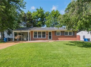 350 Saint Patrick Ln, Florissant, MO 63031