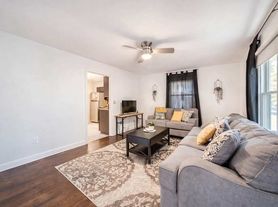 228 Lois St, Saint James, MO