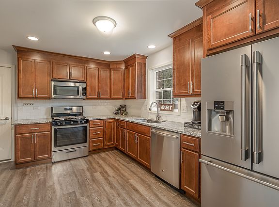 5th image of 6515 Vogt St