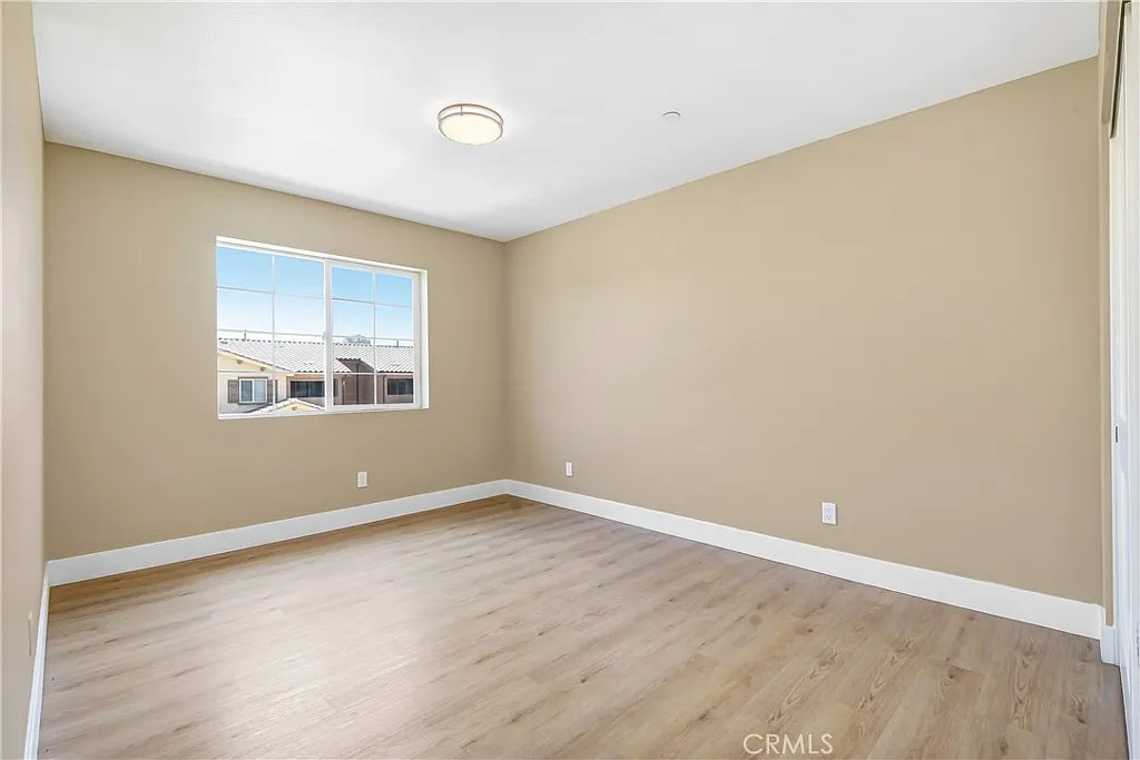 3 bed, 2.5 bath, 1377 sqft, $3,100 — Photo 4