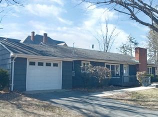 17 Orchard St, Amherst, MA 01002