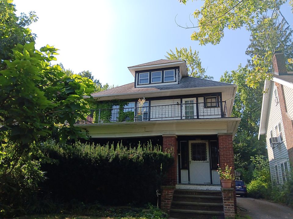 Private Second Floor Balcony