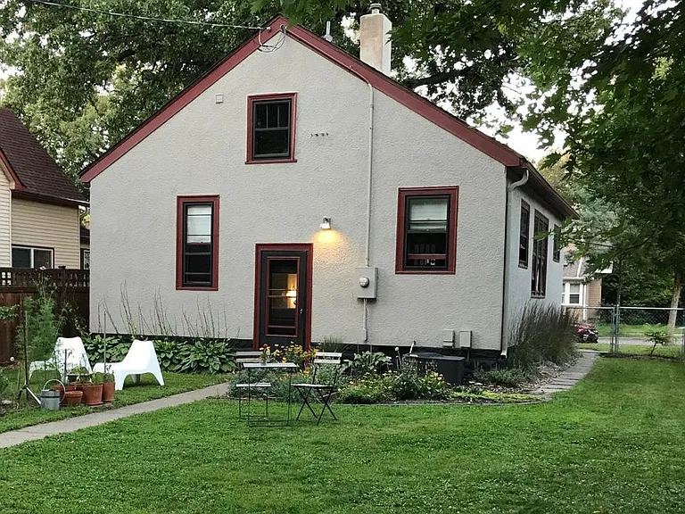 3943 Emerson Ave N — Photo 2