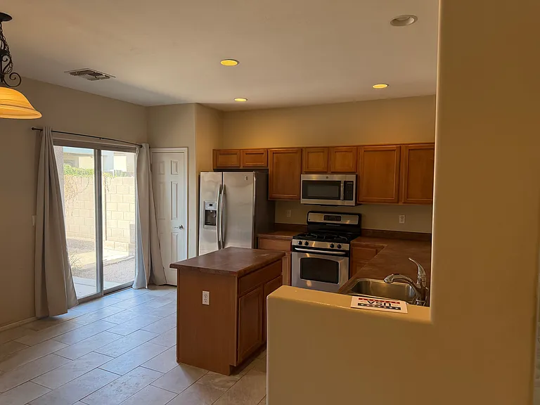 957 W Calle Valenciana — Photo 6