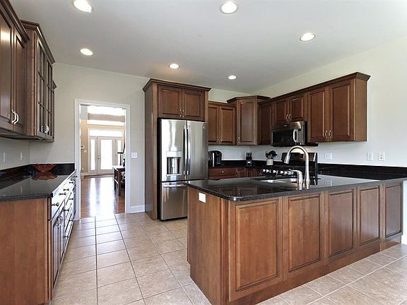 5th image of 12220 W 82nd Ct