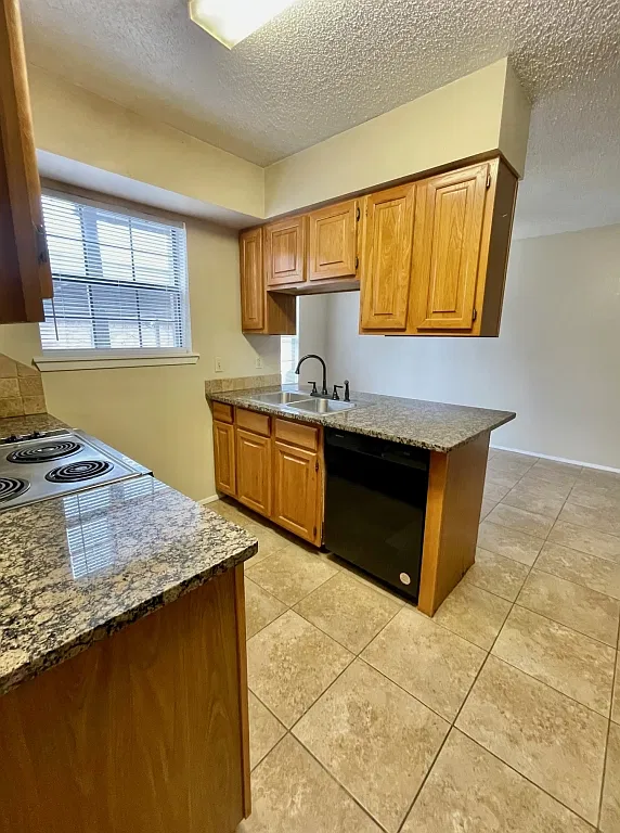 3 bed, 1400 sqft, $1,495 — Photo 3