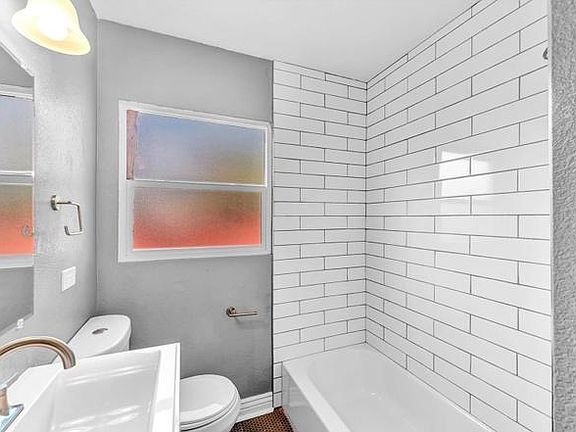 5th image of 1701 Yosemite St