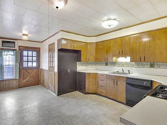 1st Floor Kitchen
