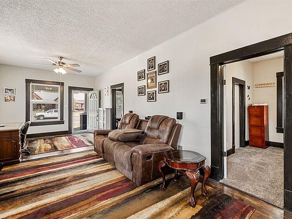 5th image of 821 S Bickford Ave