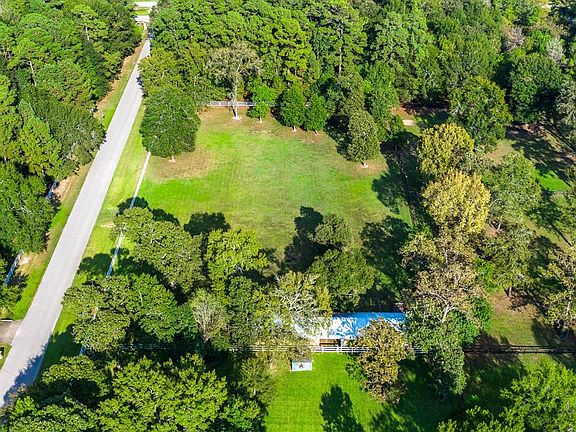 5th image of 39718 Lago Dr