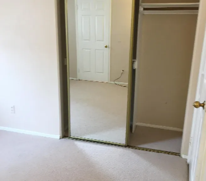 869 S Wooster St — Photo 5