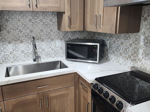3rd image of 9721 118th St E #B