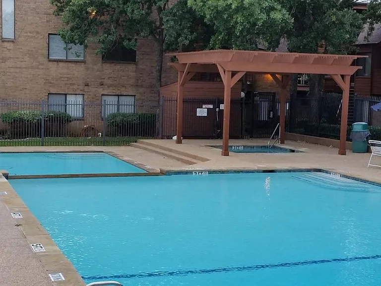 Bubbling hot tubs