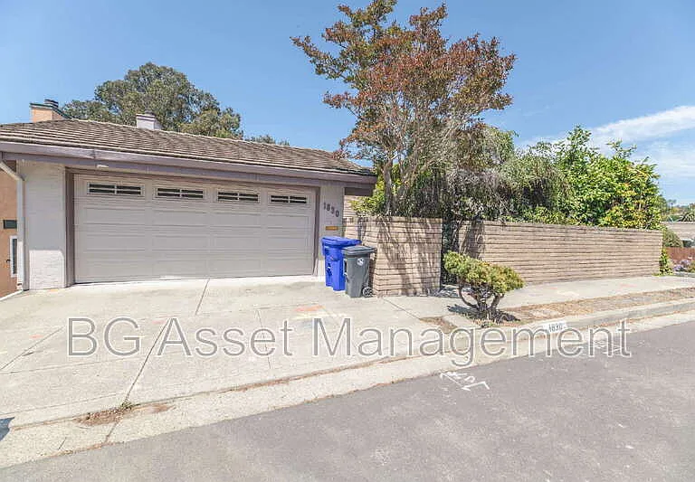1830 Weir Dr — Photo 1