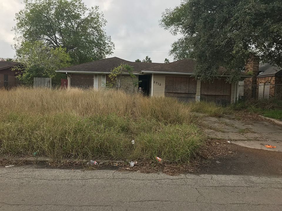 1st image of 3713 S Saxet Dr