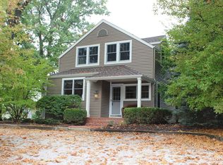 8686 E Hatchery Rd, Syracuse, IN 46567