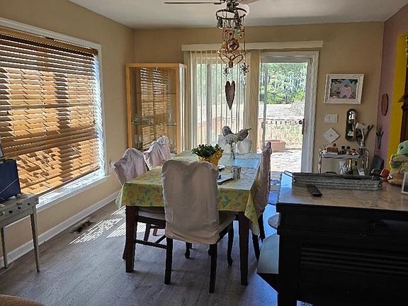 5th image of 19006 North Dr