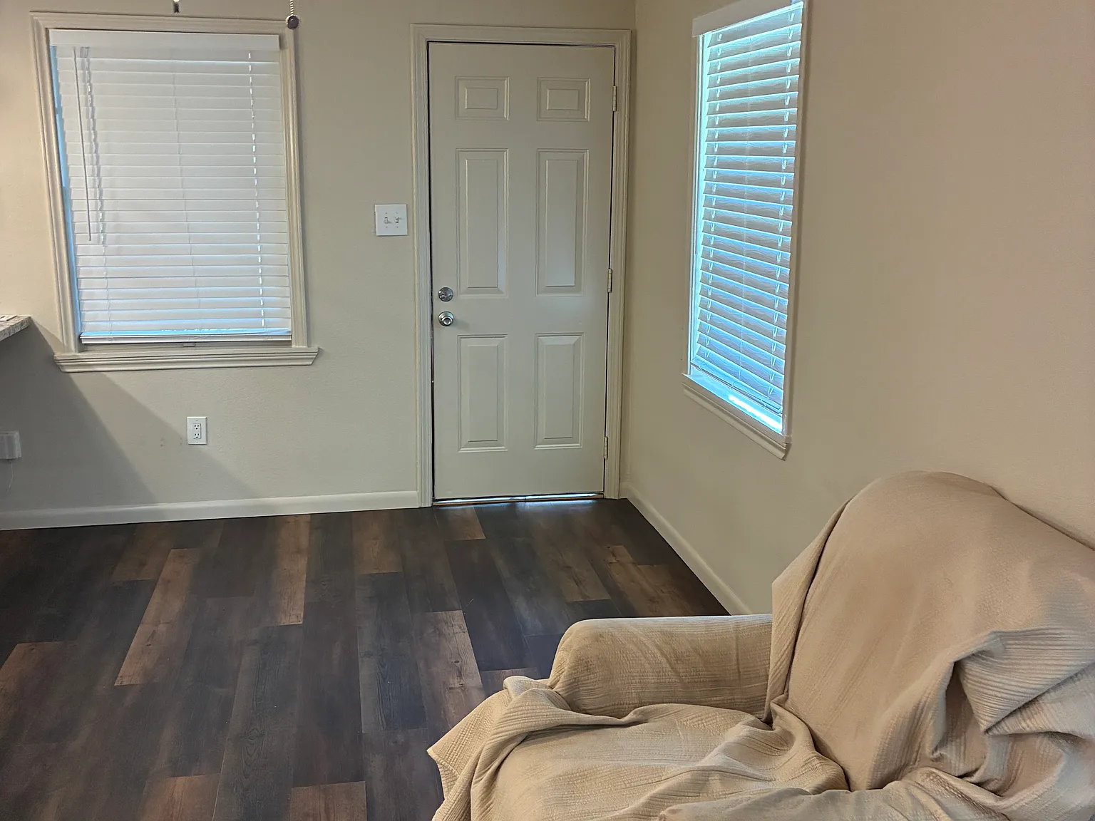 2 bed, 850 sqft, $1,475 — Photo 4