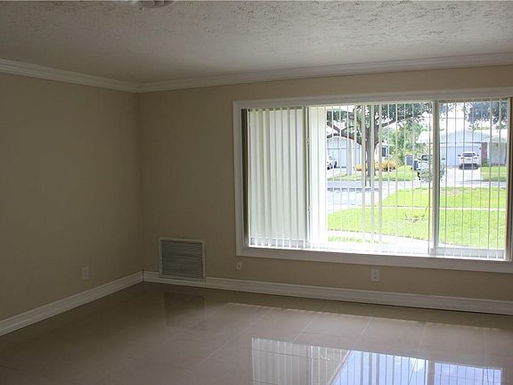 5th image of 4909 SW 90th Ave