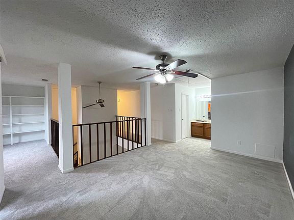 5th image of 3909 Tanglewilde St #3909