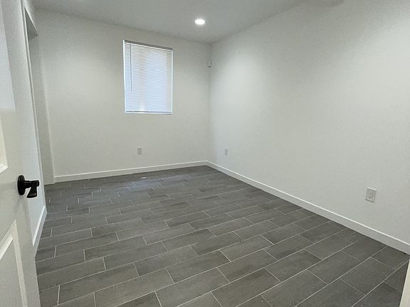 3rd image of 259 N Burlington Ave #8