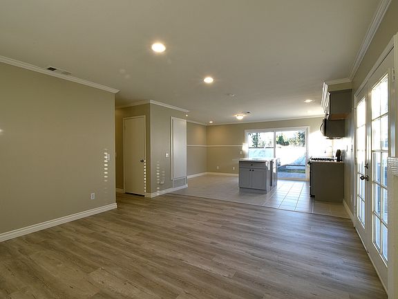 3rd image of 15507 Balsam Ct