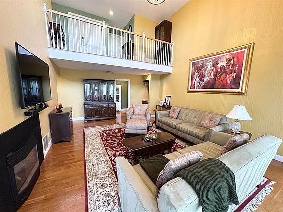 4th image of 72 Perkins Ct Unit 72