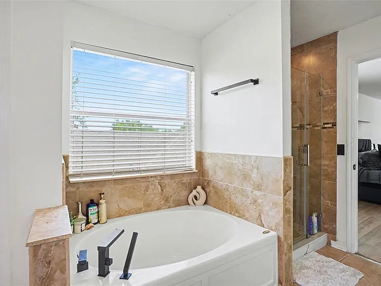 8105 River Mont Way — Photo 14