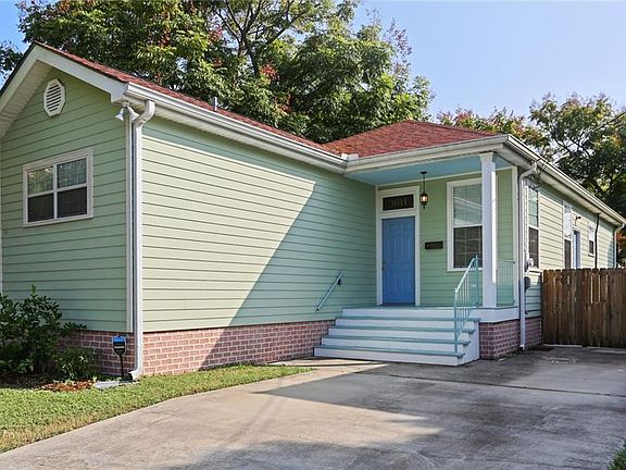 2nd image of 3611 Clematis St
