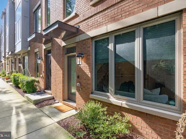864 Thompson Cres #44, Rockville, MD 20852
