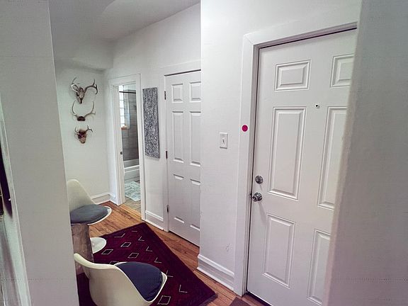 3rd image of 5235 N Winthrop Ave