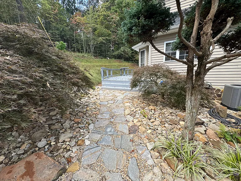 Walkway to new super larger deck.