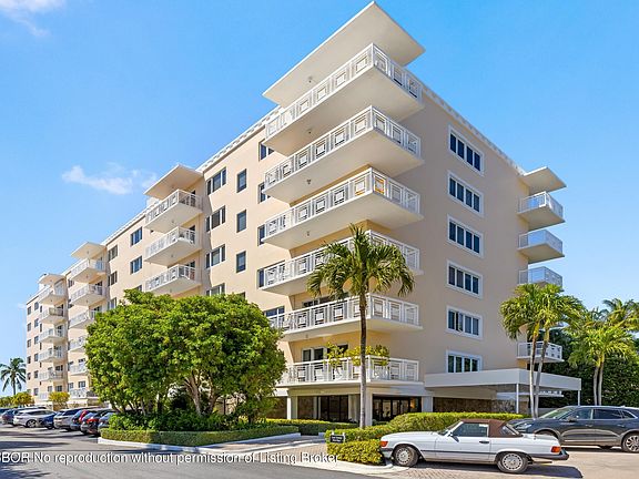 2nd image of 250 Bradley Pl APT 309