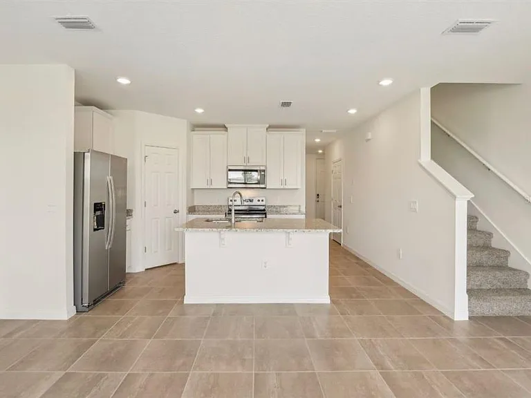 16390 Bird Of Paradise Ave — Photo 8