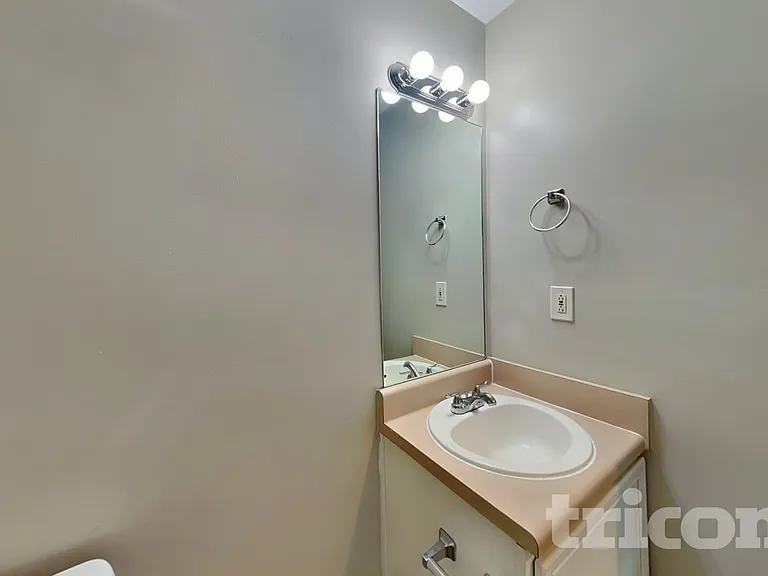 190 Fairclift Dr — Photo 14