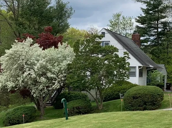 94 Fern Ave, Amesbury, MA 01913