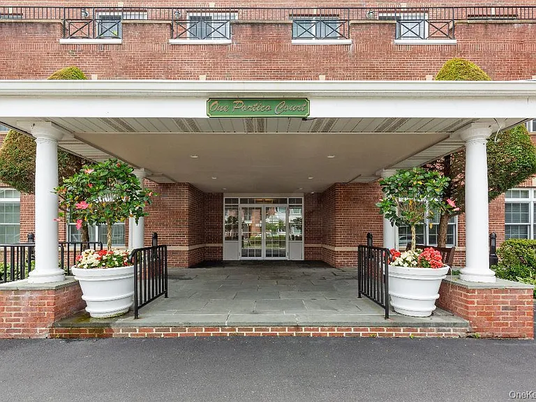 1 Portico Ct #107 — Photo 3