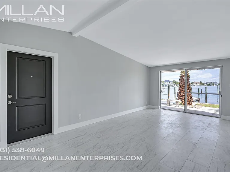 325 Capri Boulevard — Photo 27